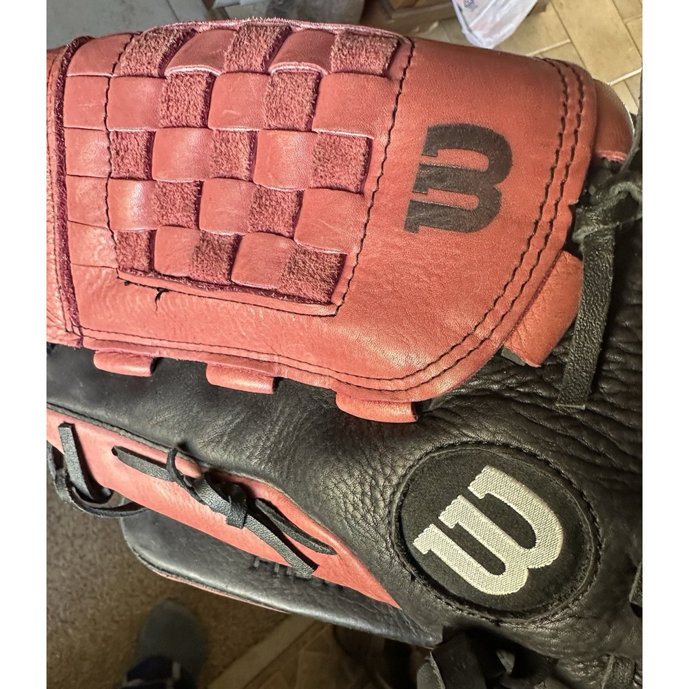Wilson Softball Glove Womens A0562 13" Fastpitch  Left Hand Throw Tempest - Picture 2 of 10
